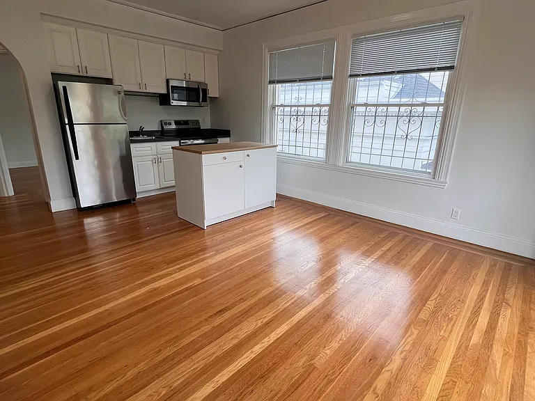 2280 Pine St #205 — Photo 1