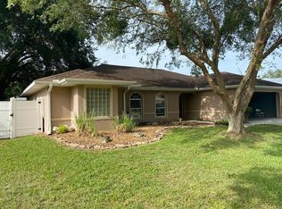 812 Crestview Cir N, Wildwood, FL 34785