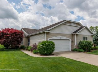 1729 N Crystal Cv, Haslett, MI 48840