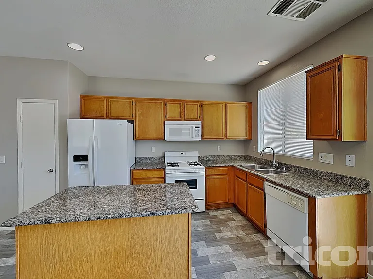 5616 Deer Run Ct — Photo 5