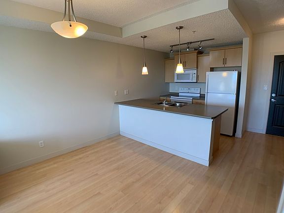 3rd image of 135 B Sandpiper Rd #2608