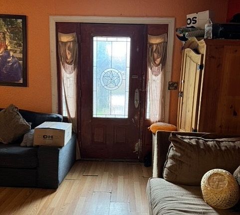5th image of 200 Glenwood St