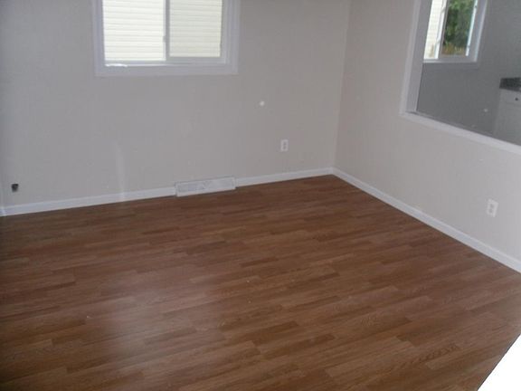 5th image of 36033 Farragut Ave