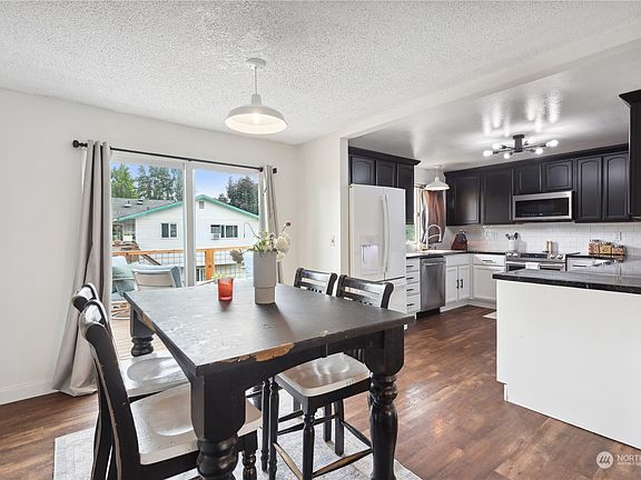 4th image of 6010 98th Street NE