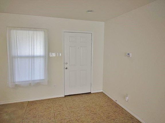 3rd image of 720 Jewelflower Dr