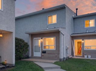 17749 95th St NW, Edmonton, AB T5Z2E2