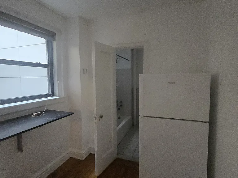 455 W 34th St #12GG — Photo 6