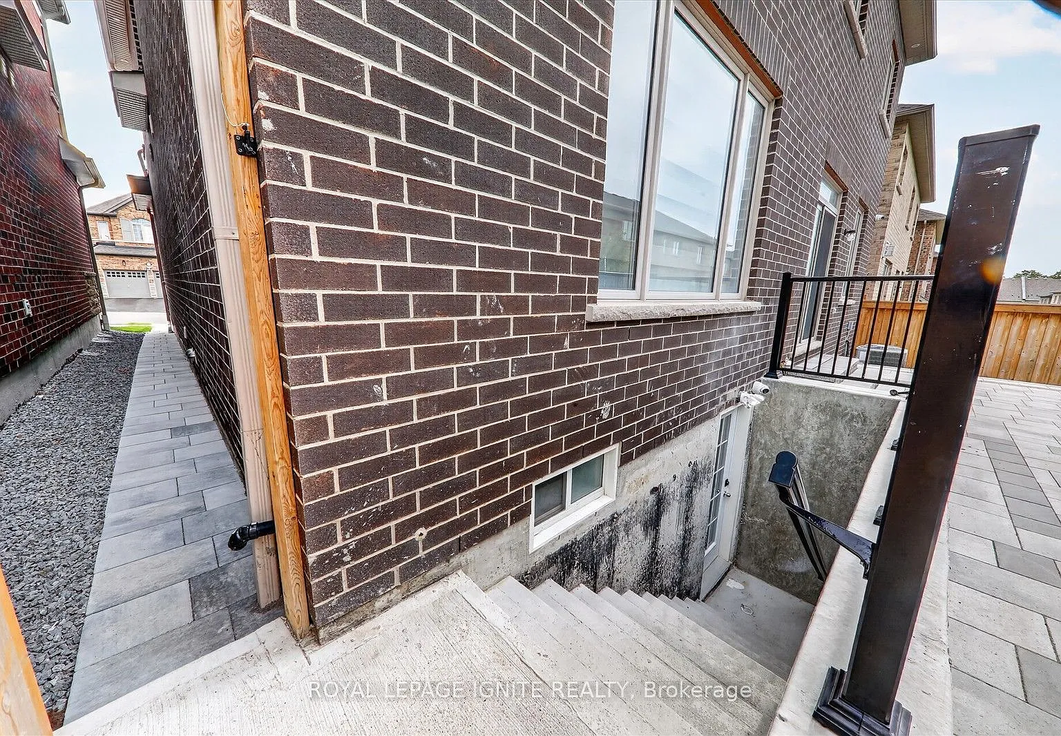 2 bed, $2,000 — Photo 2