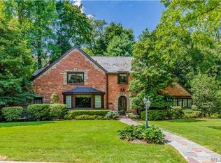 74 Chapel Rd, Manhasset, NY 11030