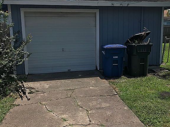 2nd image of 438 Clark Dr