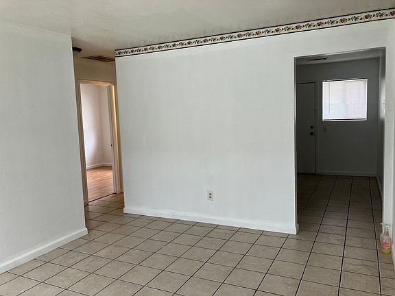 2nd image of 926 W 13th St