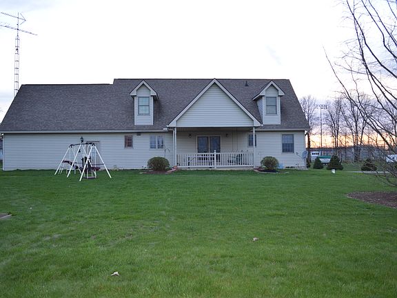 4th image of 670 Woodcrest Dr