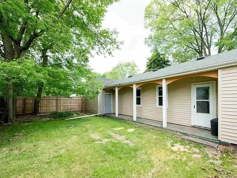 2601 W Heading Ave — Photo 7