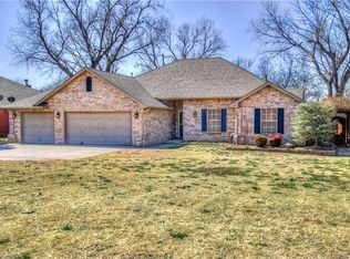 704 Parkwoods Dr, Noble, OK 73068