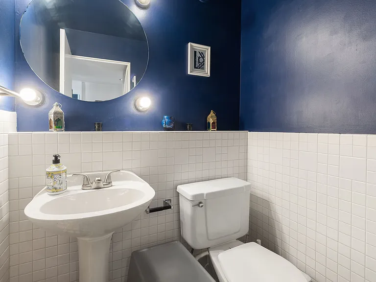 40 E 9th St #1612 — Photo 9