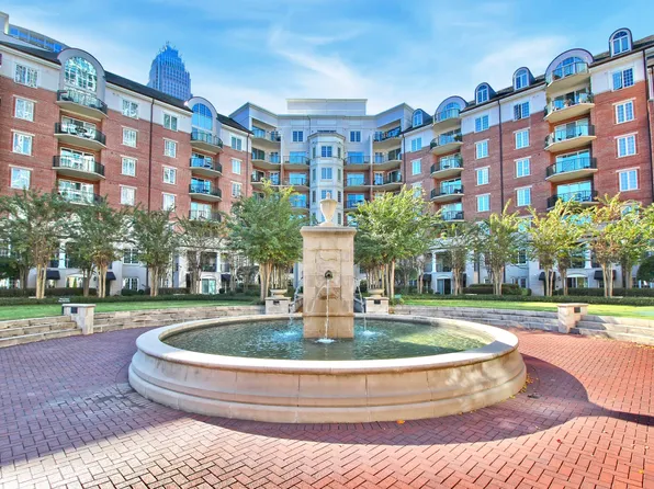 300 W 5th St, Charlotte, NC