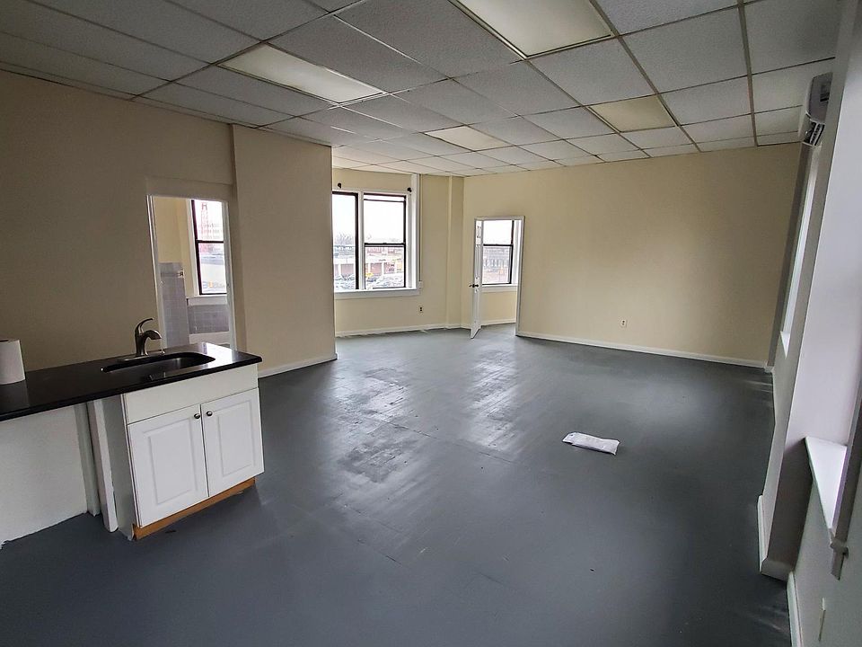 1st image of 1 N Harrison St Floor 3