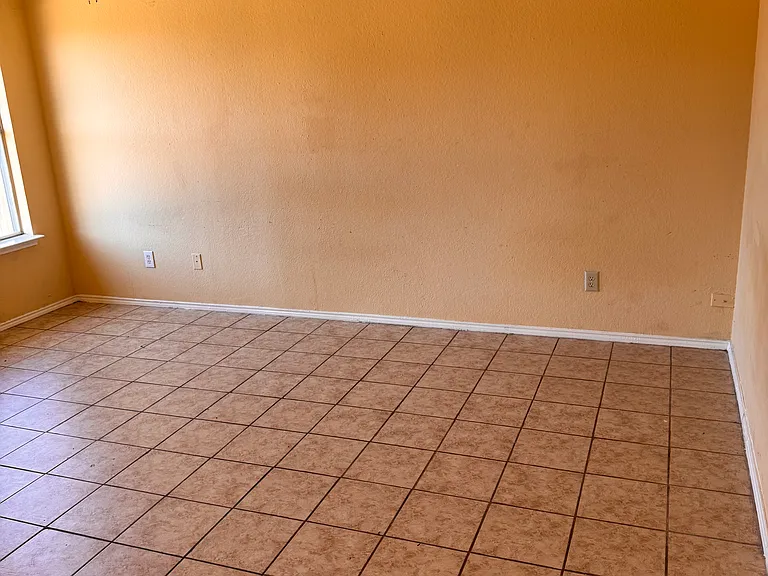 7428 Laurelhill Ct S — Photo 13