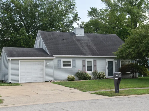 721 Meadow Ln, Greenfield, IN 46140