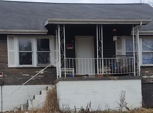 507 Pine St, Willow Springs, MO 65793