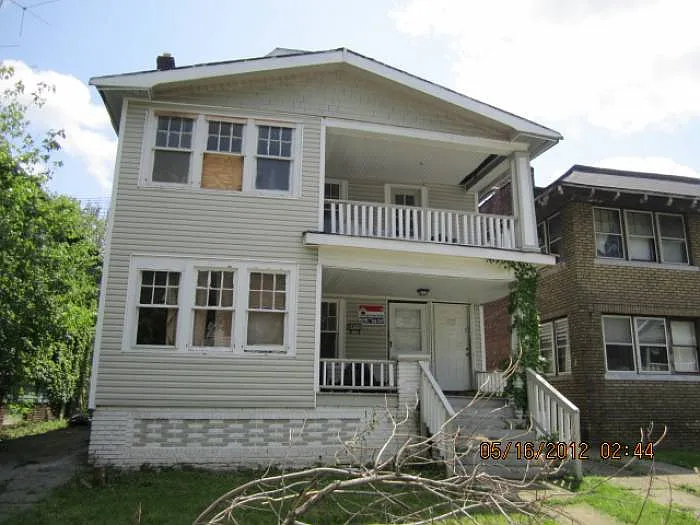 14208 Potomac Ave photo 1