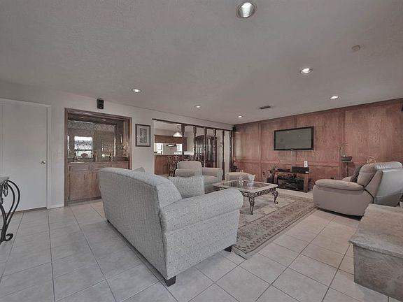 4th image of 32 T Huxley Ln