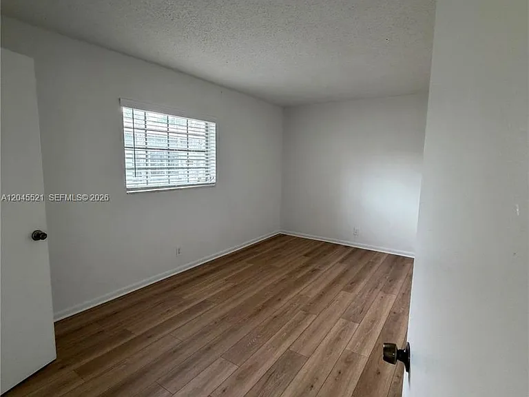 2557 NW 60th Ter — Photo 13