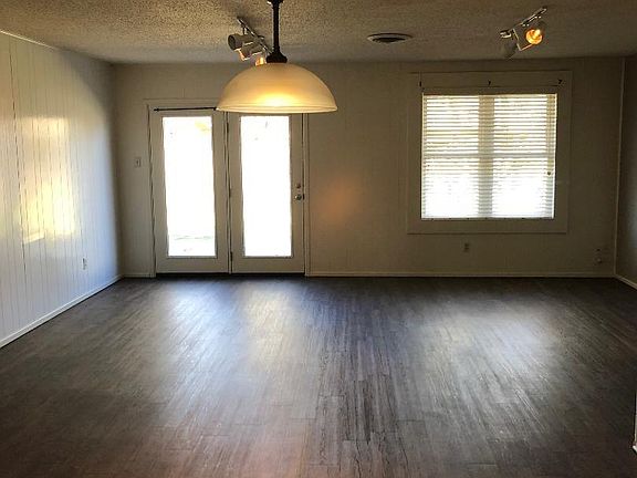 4th image of 3708 Elkhart Ave