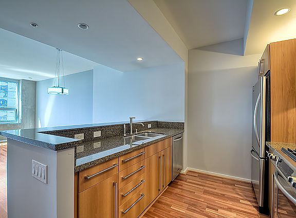 3rd image of 321 10th Ave Unit 1806