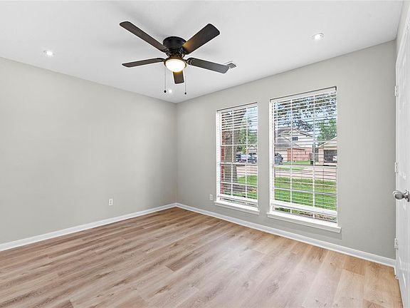 4th image of 18714 Spinney Lane Drive