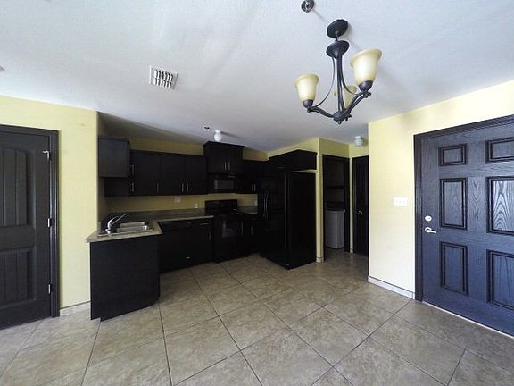 4th image of 301 S 49th St