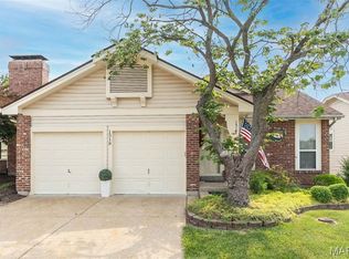 1318 Stone Run Dr, Ballwin, MO 63021