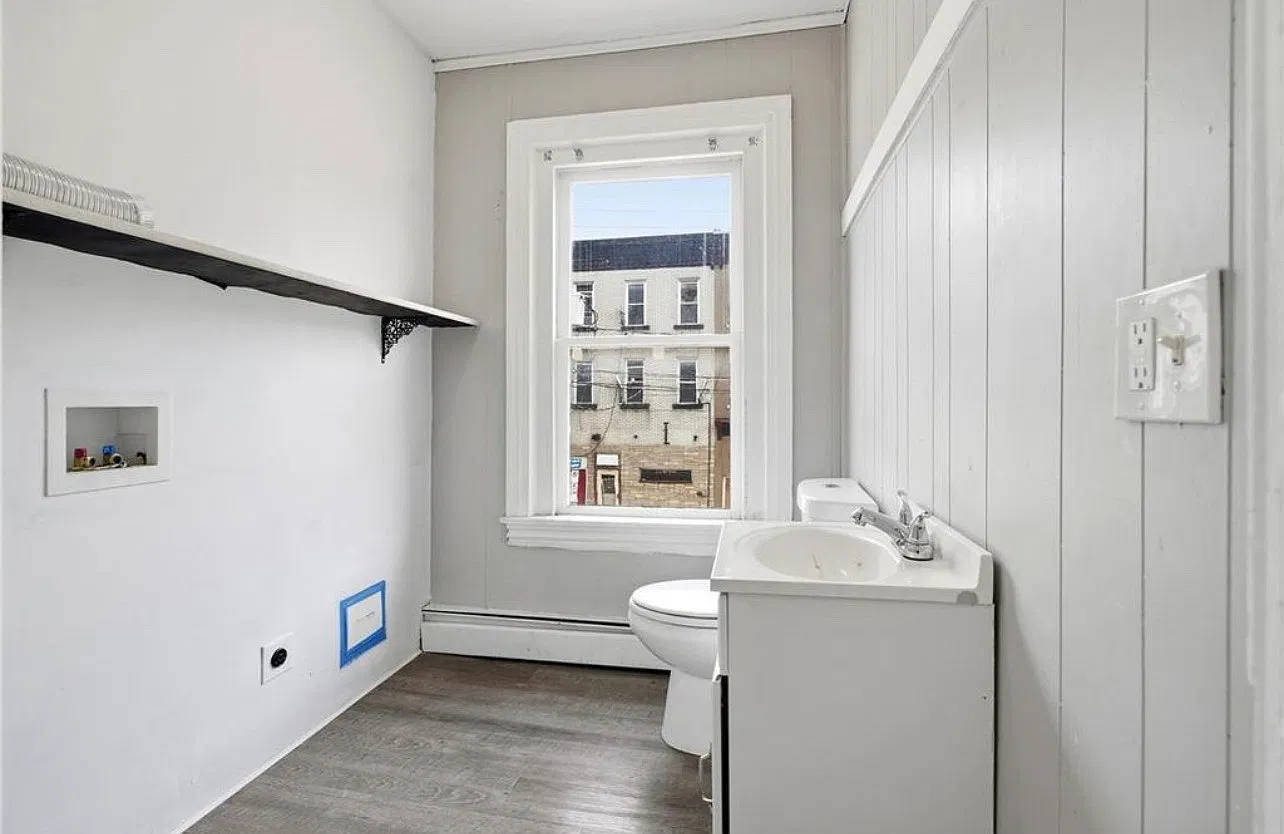 2 bed, 1.5 bath, 1200 sqft, $1,800 — Photo 4
