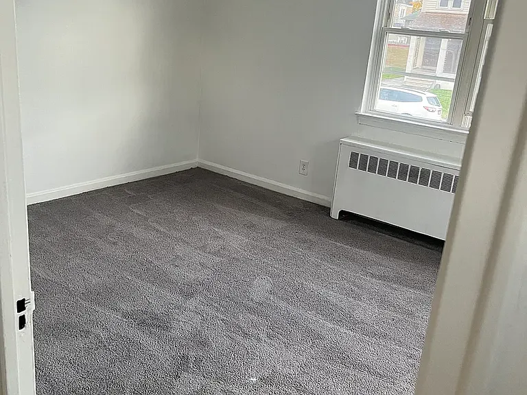 6300 Hasbrook Ave #B1 — Photo 4