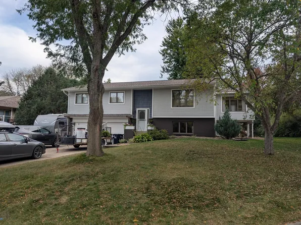 705 Covey Ct, Northfield, MN 55057