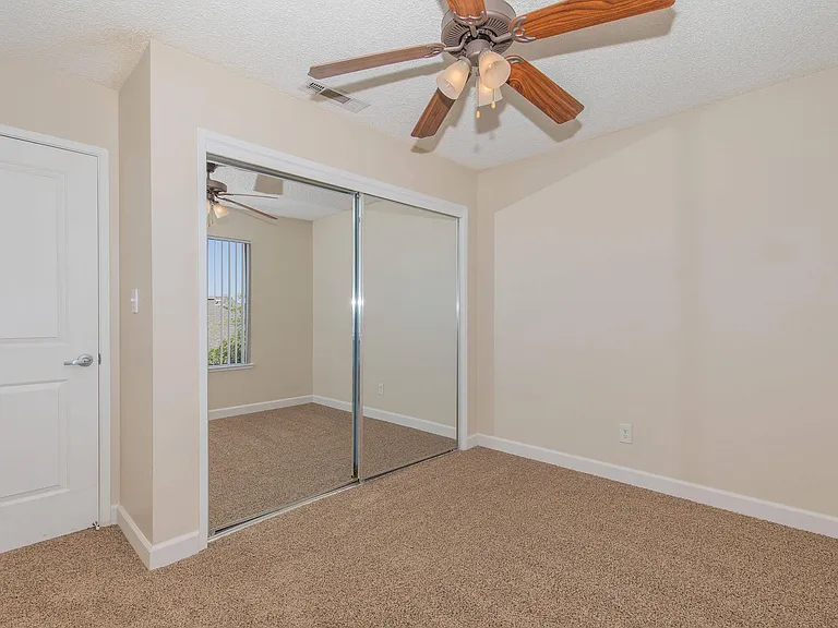 Renaissance Apartments — Photo 62
