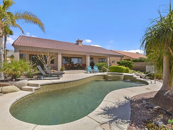 5th image of 9021 Warwick Dr