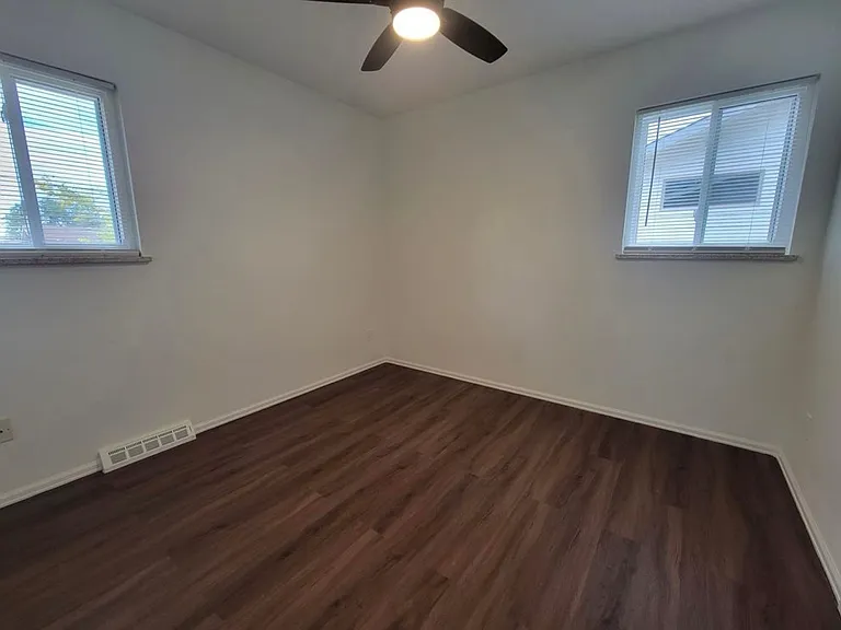 1421 Kendall Dr — Photo 8