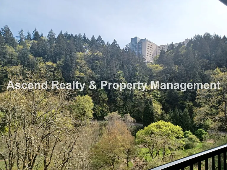 830 SW Broadway Dr #8 — Photo 24