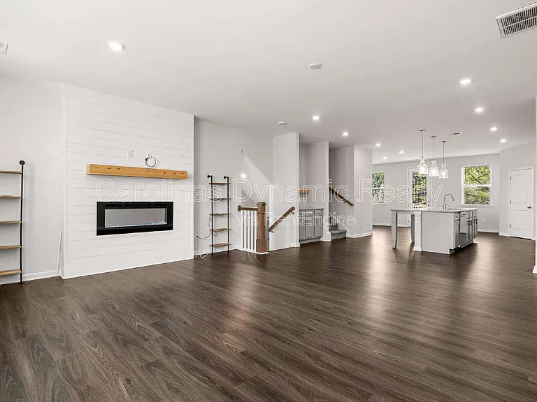 6985 Waterstone Dr — Photo 8