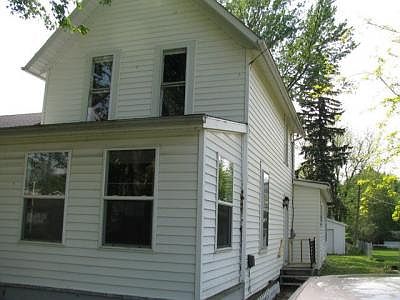 2nd image of 632 N Market St