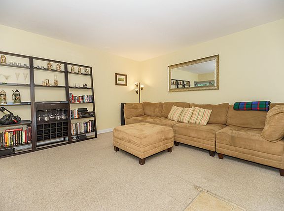 3rd image of 4950 N Marine Dr APT 202