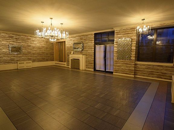 5th image of 585 E 21st St APT 1C