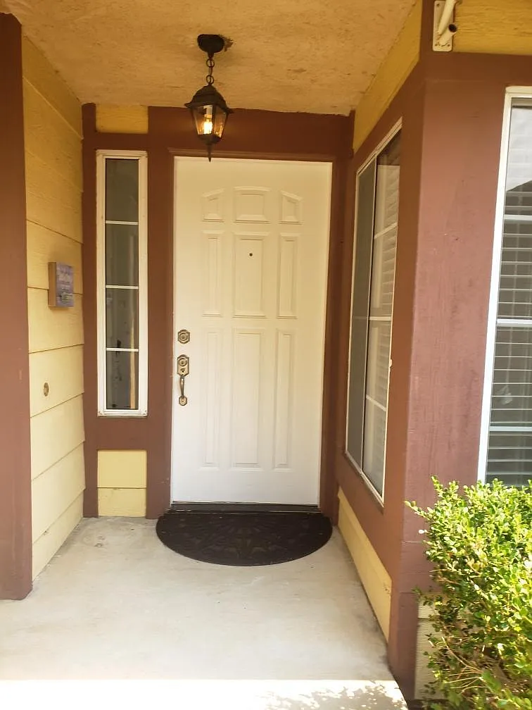 3 bed, 1726 sqft, $3,200 — Photo 3