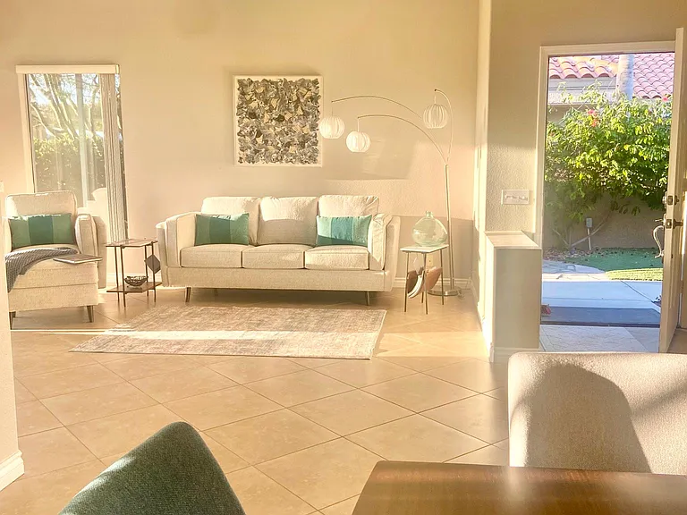 Colonial Dr — Photo 28