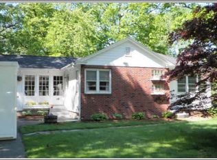 12 Lynn Ave, North Chelmsford, MA 01863