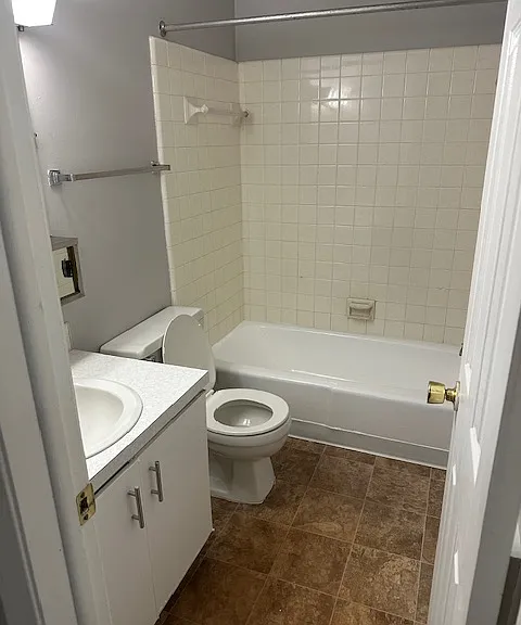 2455 N Aurelius Rd #A10 — Photo 2