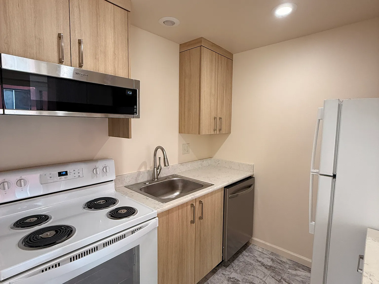 1 bed, 700 sqft, $1,500 — Photo 4
