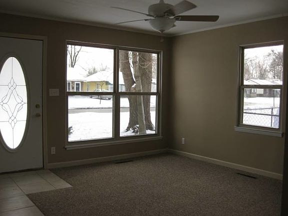 5th image of 22921 Rosewood Ave