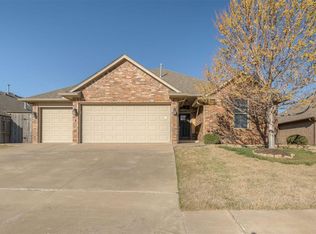 9305 Scarlet Blvd, Yukon, OK 73099